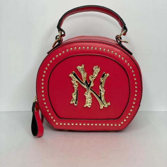 Handbags - 🔥RED NY ROUND SHAPE CROSSBODY PURSE🔥